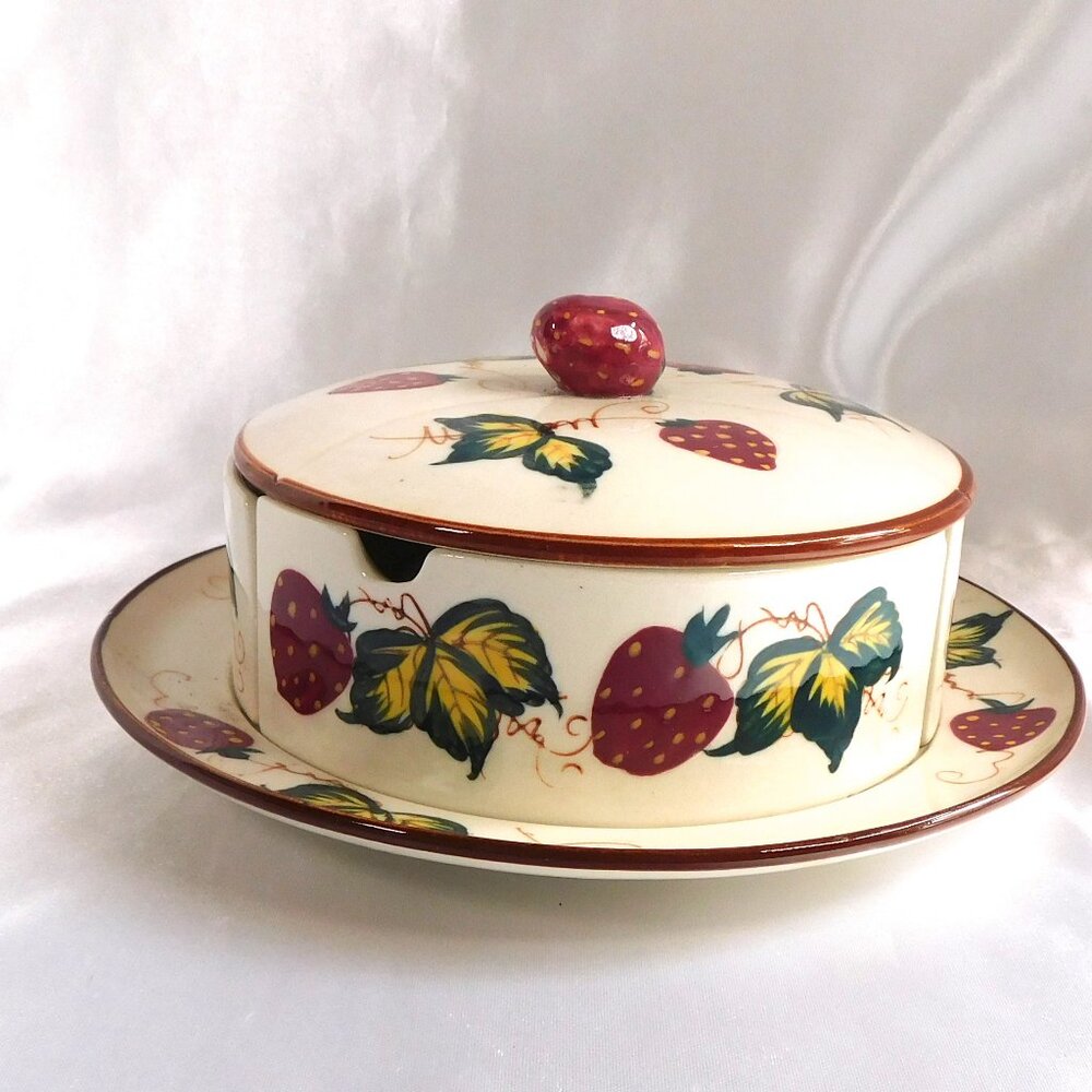 Three Section Strawberry Design Divided Dish with Lid and Underplate # 25713